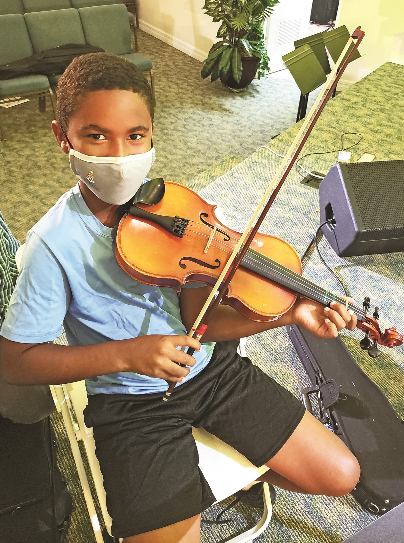 boy playing the violin